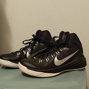 Nike hyperdunk size 6.5 basketball shoes
